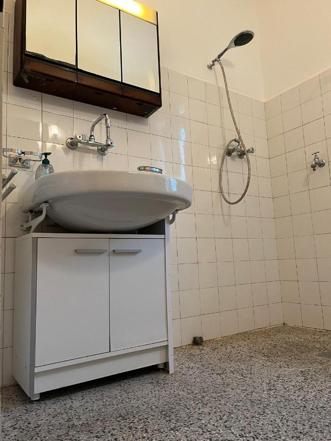 Breathtaking Shared Villa Near Danube River /W Garden And Parking Вена Экстерьер фото