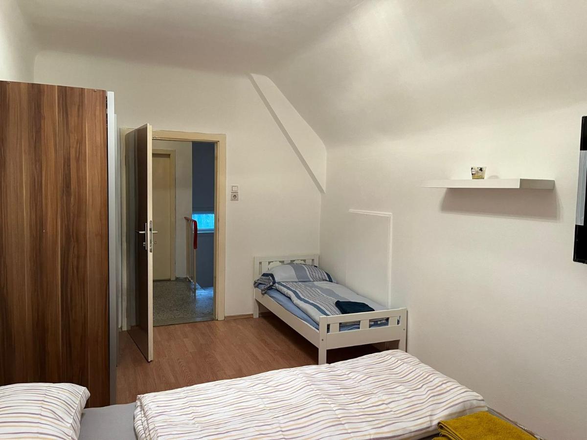 Breathtaking Shared Villa Near Danube River /W Garden And Parking Вена Экстерьер фото